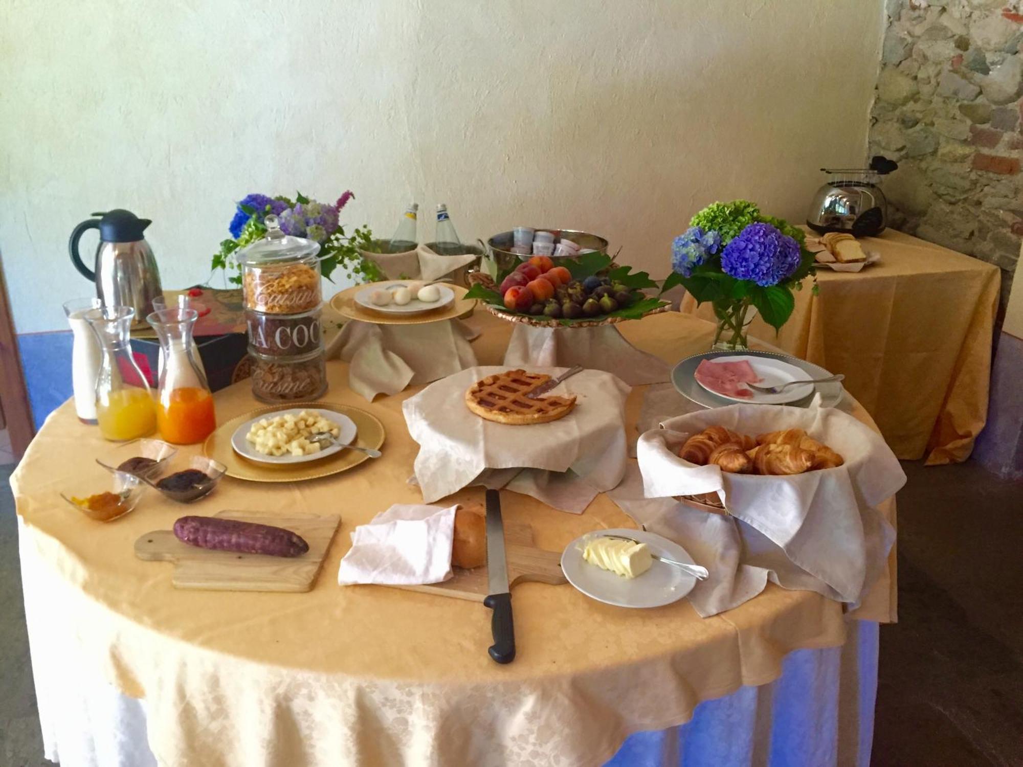 Villa Le 5 Frecce Cavour Esterno foto